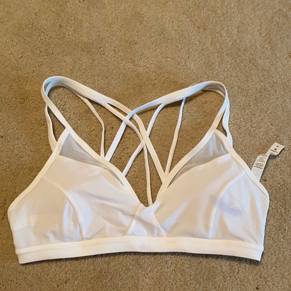 NWOT Lululemon White Sports Bra - Size 8
